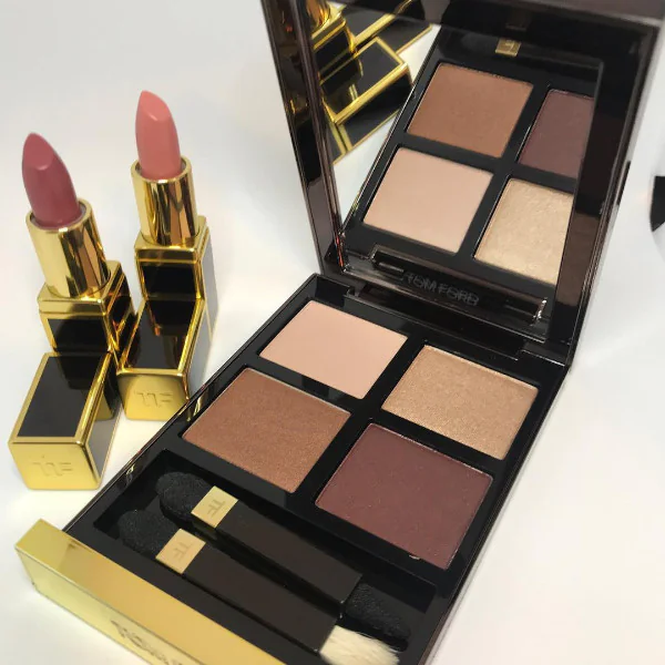 TOM FORD 全球限定禮盒「 #IRIS BRONZE 松露眼影＋ 2 支唇膏」，性價比超標！