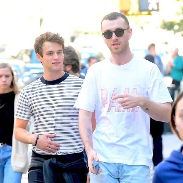 山姆史密斯首談與 Brandon Flynn 閃電分手　高調熱戀交往 8 個月卻黯然破局！