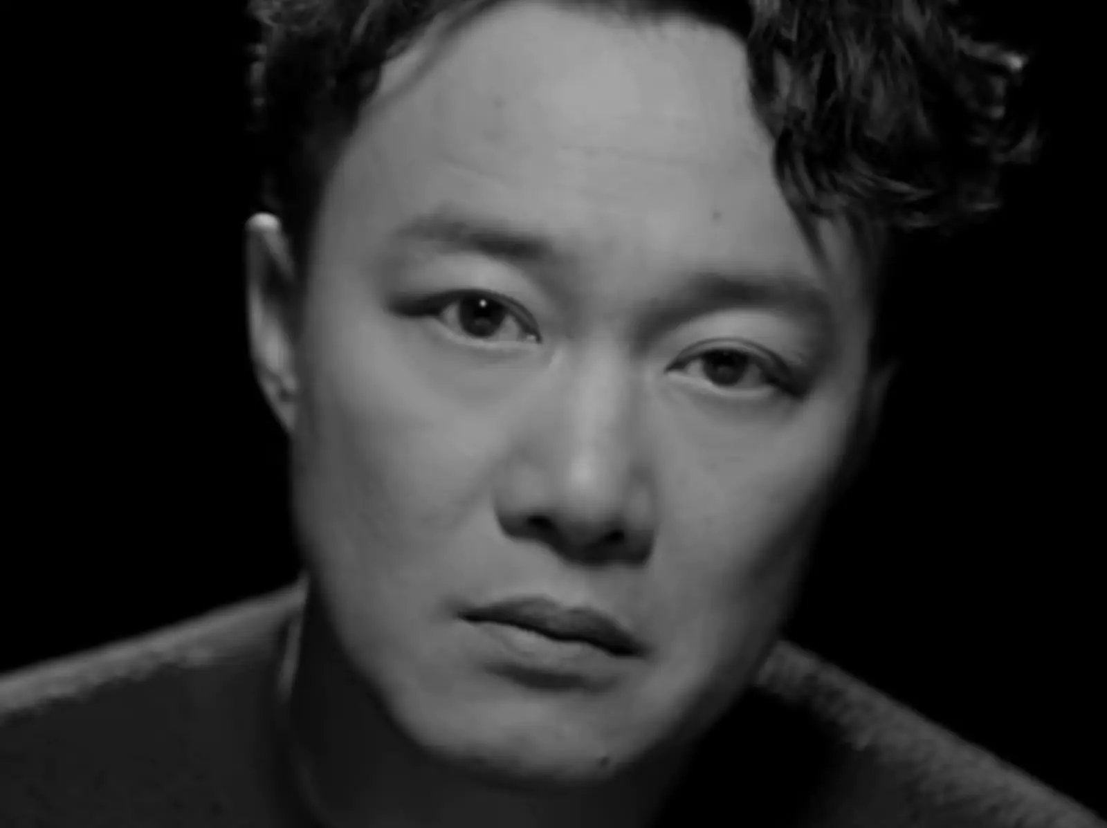 回憶殺！盤點 10 首 E 神「經典神曲」，〈十年〉、〈K 歌之王〉KTV 必點