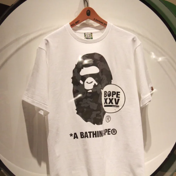 首度與 F1 聯名！看完這次 25 週年紀念展，下回你絕對不會想錯過 BAPE 的任何活動