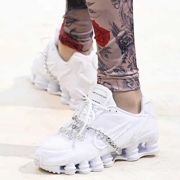 不讓 Virgil 搶盡風頭！CDG x NIKE SHOX 將會引爆「彈簧鞋」熱潮嗎？