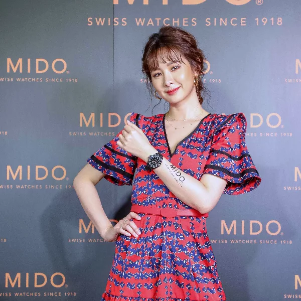 安心亞戴 MIDO 專業潛水錶性感又帥氣！安心亞：希望可以與未來男友一起戴錶深潛！