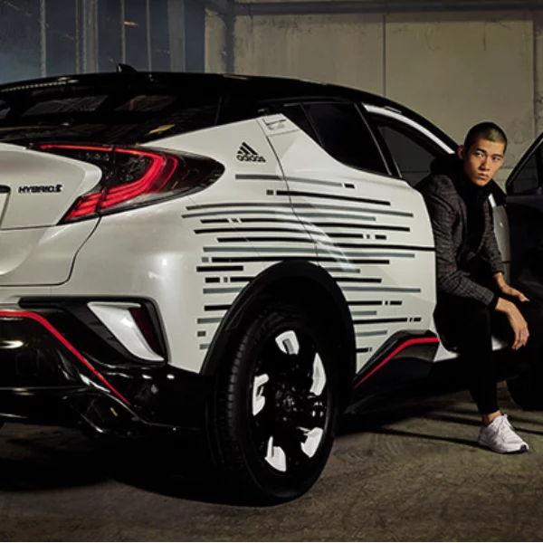 這樣的跨界聯名你敢信？TOYOTA 攜手 adidas 打造全球限量 1200 台的休旅車限量 1200 台休旅車