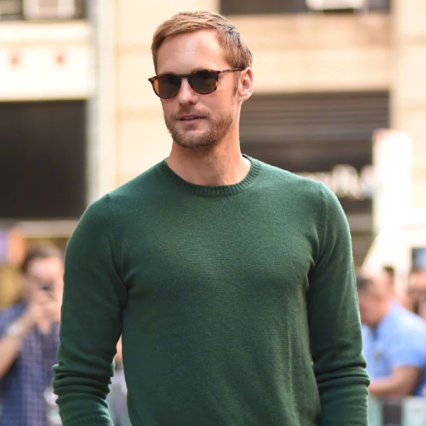 《泰山傳奇》Alexander Skarsgård 身高 194 一現身宛如巨人　展現小臉大胸肌、長腿完美比例！