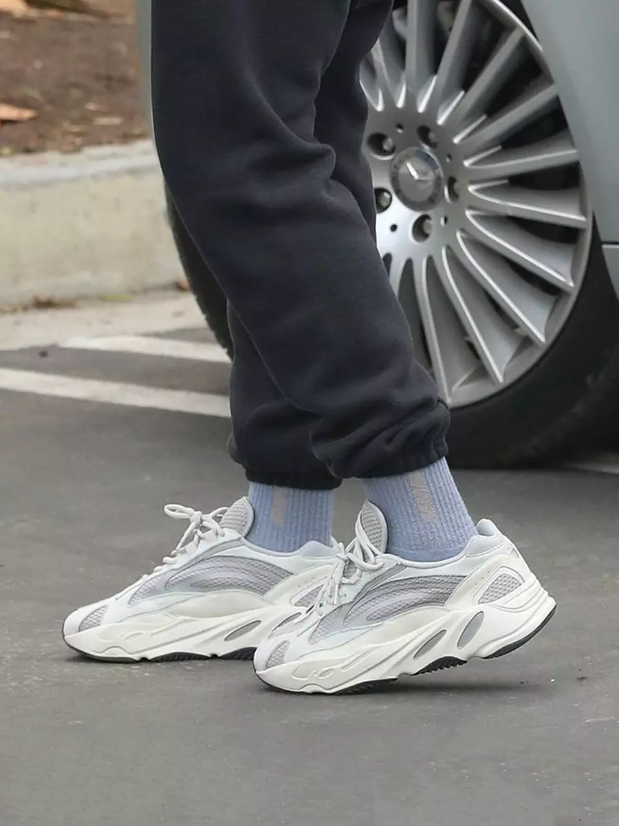 搶先瀏覽！ adidas 「YEEZY 700 V2 」的鞋面設計原來暗藏玄機