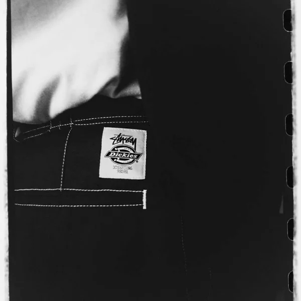 Stussy x Dickies 聯名推出 50 年代復古工裝！專屬系列 LOGO 超特別，本週將在官網發售！