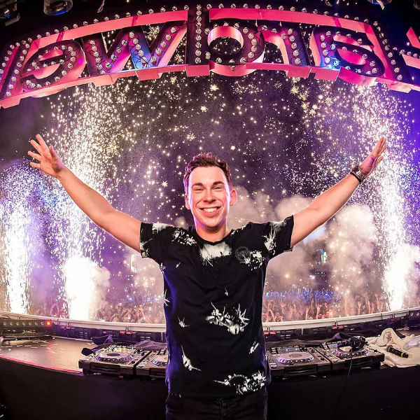 Hardwell 在 10 月 18 日最後一場演出後無限期隱退　「我衰老速度像是年齡增長速度的 3 倍」...