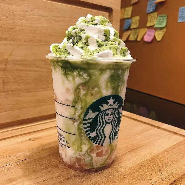搶先看！星巴克將推出 2 款「萬聖限定飲品」 網友：綠抹醬超像攀爬的藤蔓！