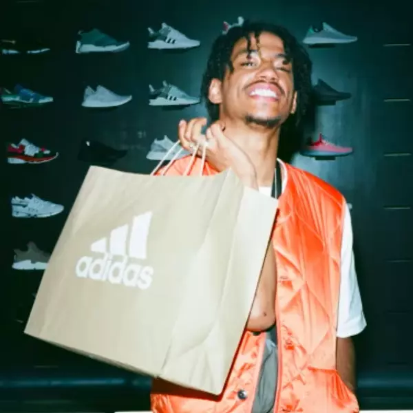 adidas 推出全新會員制度 Creaters Club 讓你不只可以輕鬆入手限量球鞋，甚至可以客製自己的球鞋！
