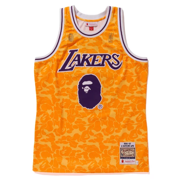 Snoop Dogg 帥氣演譯！BAPE  x Mitchell & Ness 聯名 NBA 球衣系列單品完整曝光