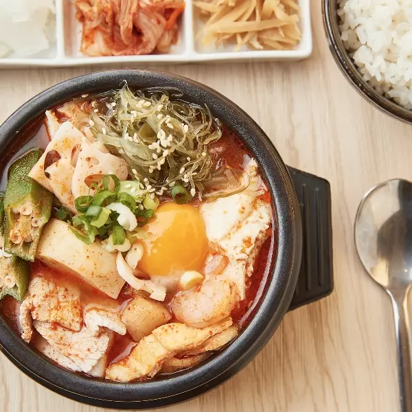 全球連鎖東京時尚純豆腐鍋 台灣首店10/17(三)於台北信義威秀商場2F開幕 敢說純豆腐的大豆固形體含量 爭霸全台!