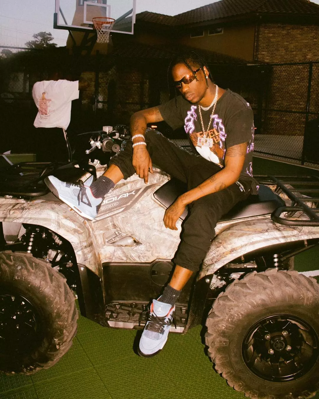超實用！Travis Scott x Air Jordan I 原來還有這個隱藏功能？ 網友：是男性同胞的福音啊！