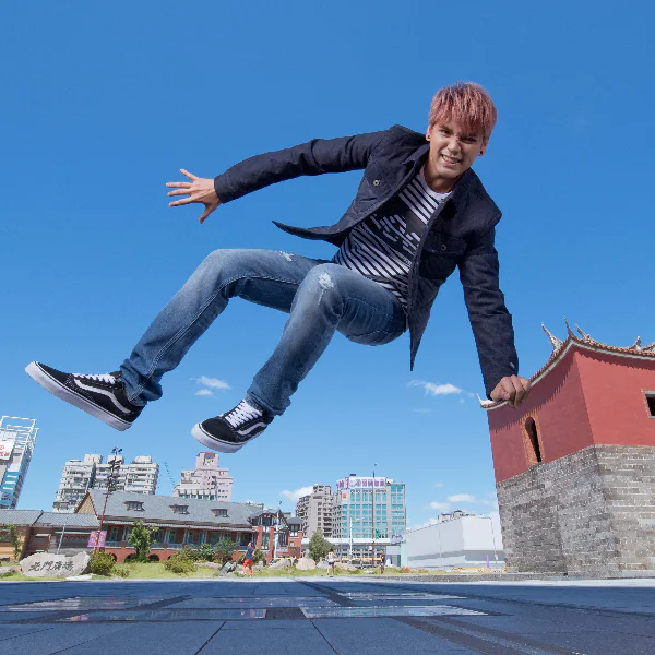 伸延你的想像力！LEE JEANS 邀你一起翻玩這個秋冬！