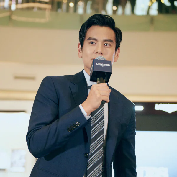 浪琴表形象大使彭于晏 身著 Berluti 帥氣出席浪琴表開幕活動