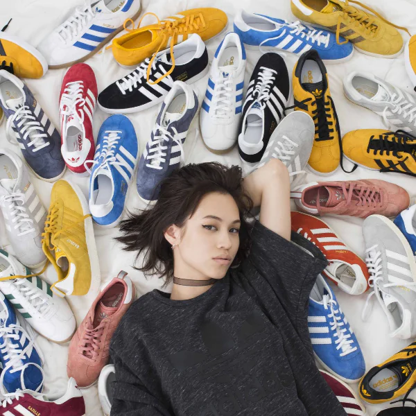 女孩靠過來！復古球鞋 adidas Originals GAZELLE 最新秋季四色在台發售啦，你最喜歡哪一款呢？