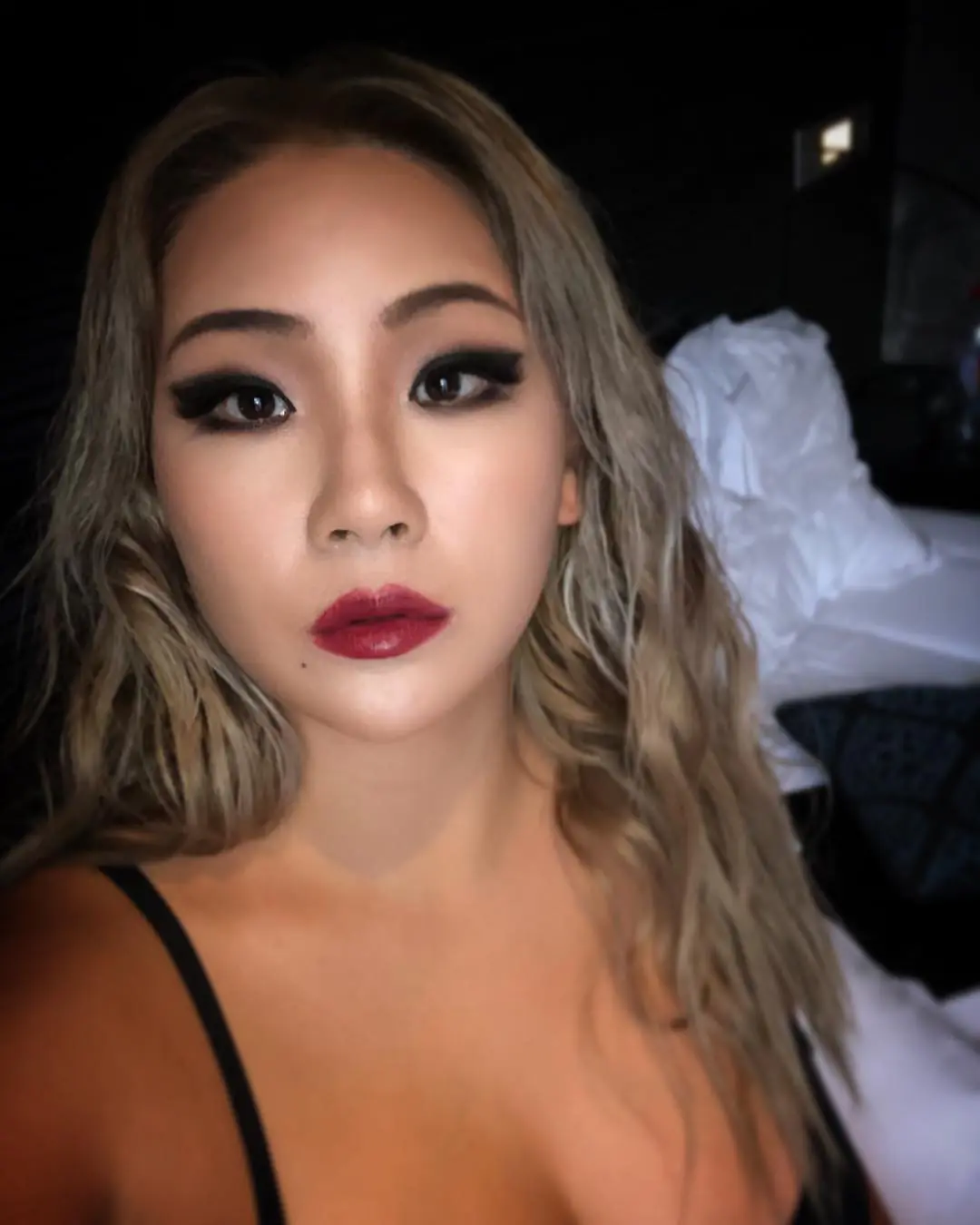 一整段全英文快嘴饒舌炸翻全場！K-POP 女王 CL 與黑眼豆豆合作單曲〈DOPENESS〉無預警釋出！