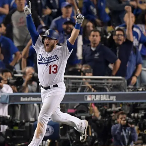 史上最膠著！MLB 世界大賽道奇 18 局下半再見轟氣走紅襪　激戰 7 小時 20 分打破歷史最長紀錄！