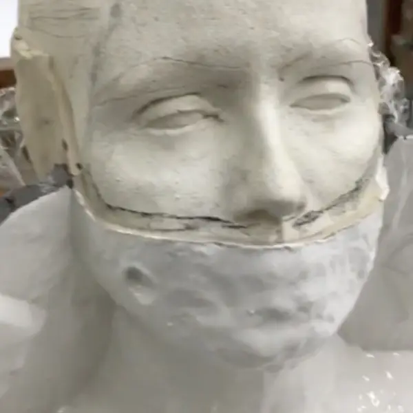 海蒂克隆萬聖節裝扮透露畫面賣關子，巨星們依舊玩很大！
