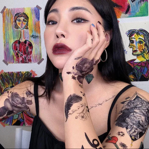 【女漢子 Girl Crush】韓系軟妹子真的不夯了！掌握 3 個「硬派」裝容關鍵，變身超 Chill 洋妞不是夢
