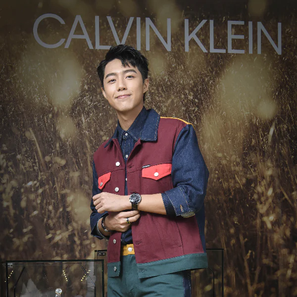 蔡凡熙化身潮流黑騎士  現身CALVIN KLEIN 期間限定快閃店  為「她」搶購週年慶時尚單品