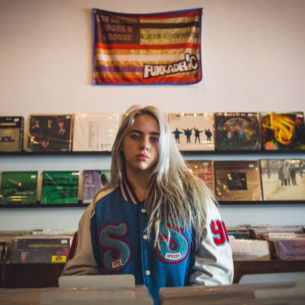 必聽新生代！16 歲空靈女聲 Billie Eilish 回顧過去爆紅一年　粉絲數暴漲 605 萬超狂！