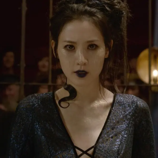 最美娜吉尼 ！韓裔女星金秀賢加入《怪獸》魔法世界化身蛇妖