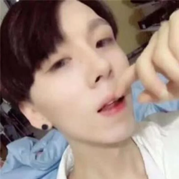 不化妝拒出門！小哥哥每天「花 2 小時化妝」 小編：該不會都是女友在催你吧...