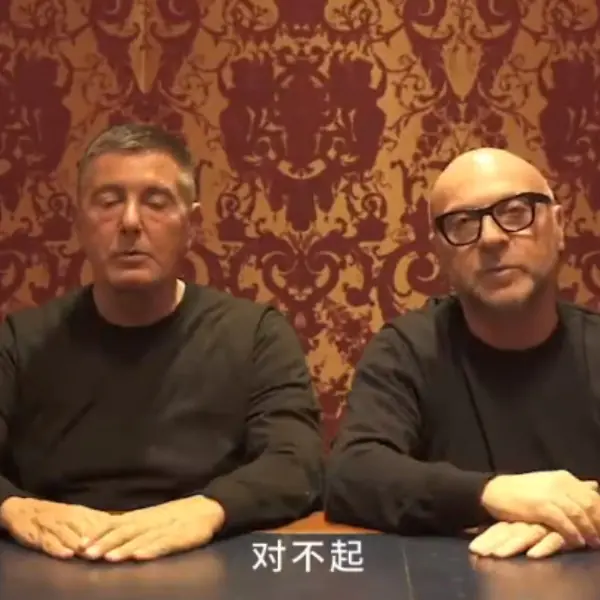不堪輿論壓力？D&G 設計師發布道歉視頻！網友：先點播那首「it's too late to apologize」