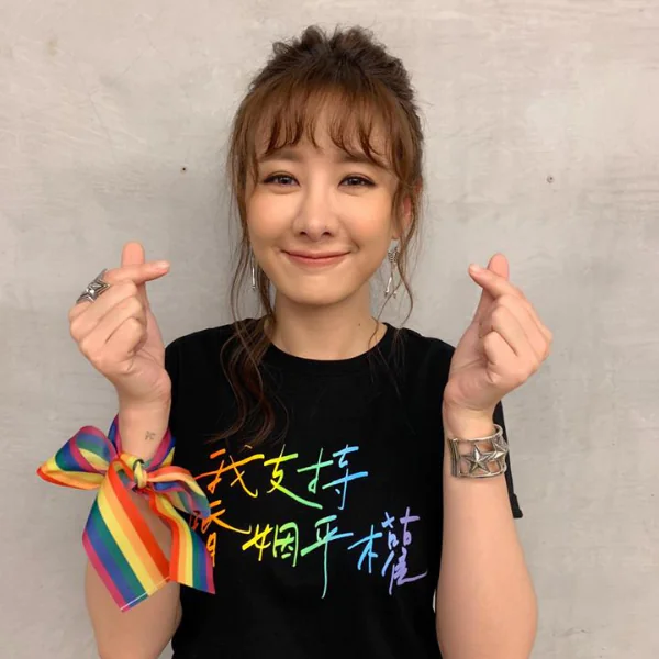 力挺婚姻平權！公投前夕蔡依林、陳珊妮、HEBE 等人發文集氣為彩虹加油！
