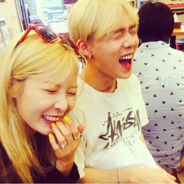 愛的越高調事業越旺？泫雅、E’Dawn 將首度以「情侶身分」復工啦！