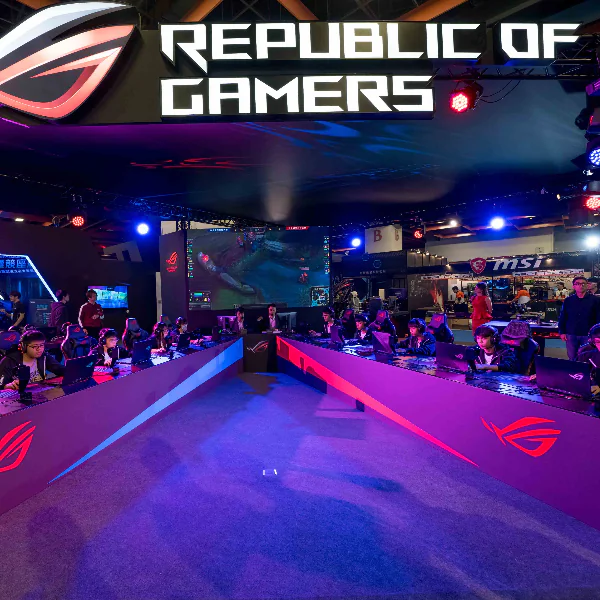 深耕台灣電競產學合作 ROG 校園電競聯盟正式成軍！ 資訊月 ROG 電競館天天精彩！12/1 放膽挑戰 SMG 再掀頂尖對決
