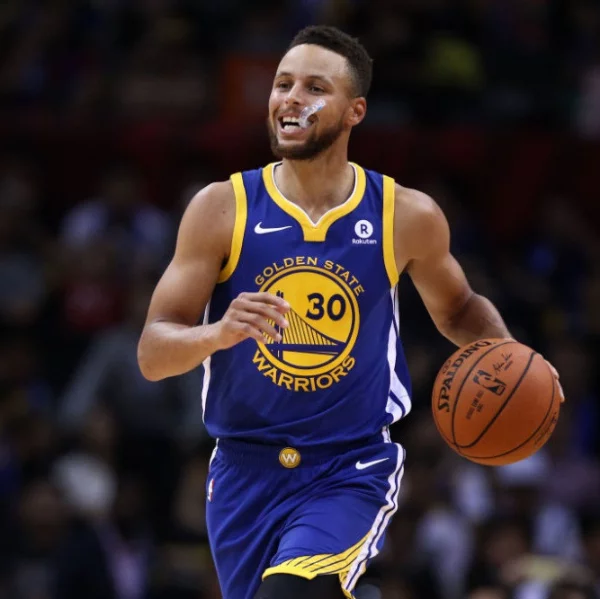 Curry 親筆回信 9 歲女童直接大方送「未發售 Curry 6 」！ 網友：粉絲服務真的很到位⋯⋯