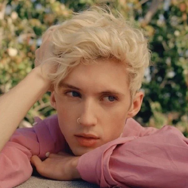澳洲美男 Troye Sivan 宣布首度來台開演唱會　親自錄製一聲「你好」向歌迷打招呼！