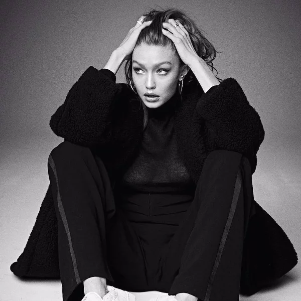 Gigi Hadid 在訪談中公布自己最怕在洗澡後看到「這個」？！粉絲：答案讓人有點反應不過來...