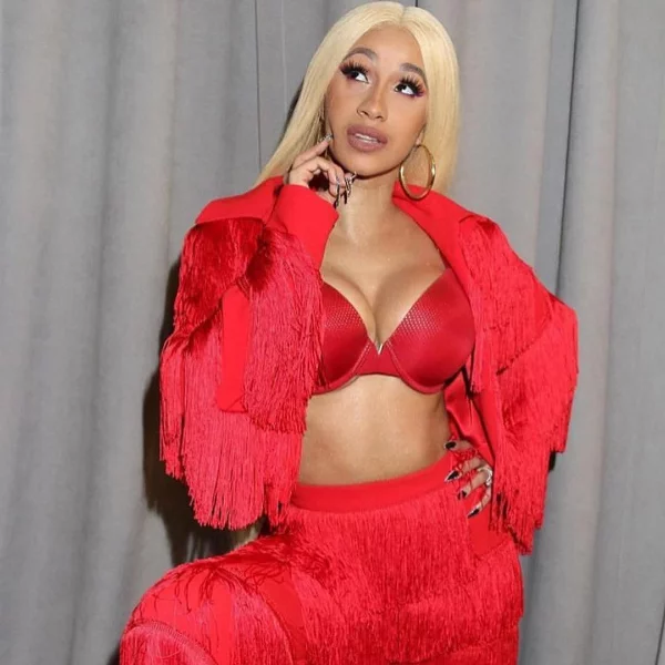 Cardi B 宣布與 Migos 成員 Offset 已離婚！原因疑似 Offset 「偷約 3P」
