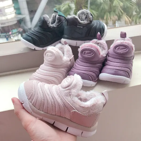 潮爸媽注意！全新配色「毛毛蟲」鞋 Nike DYNAMO Free 即將開賣啦！