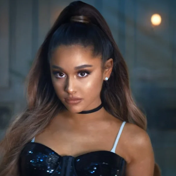 告示牌評選出亞莉安娜最佳 MV Top 10　歌迷狂推：〈Breathin〉一定必看！
