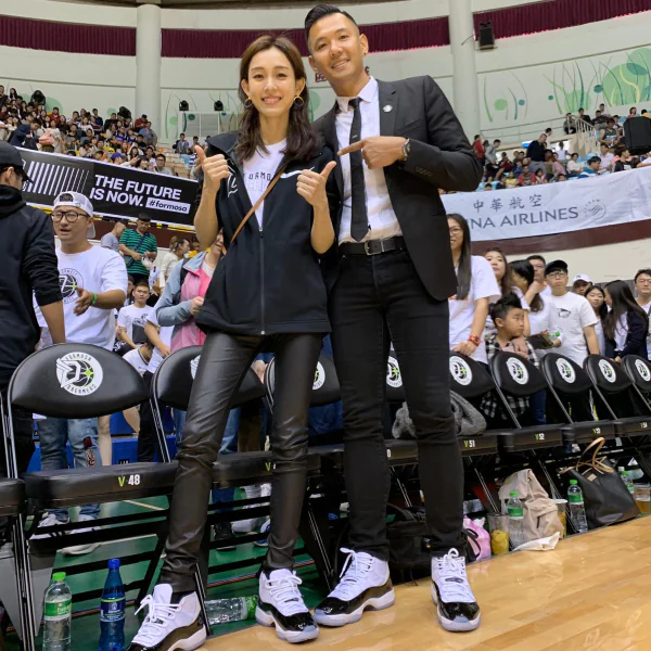 恭喜「寶島夢想家」獲主場首勝！黑人陳建州大手筆送球隊一人一雙 Air Jordan 11 Concord！