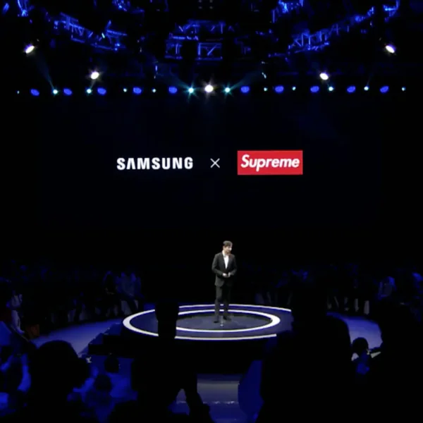 史上最震撼聯名？！三星於發布會上宣布將與潮流品牌「Supreme」進行合作！