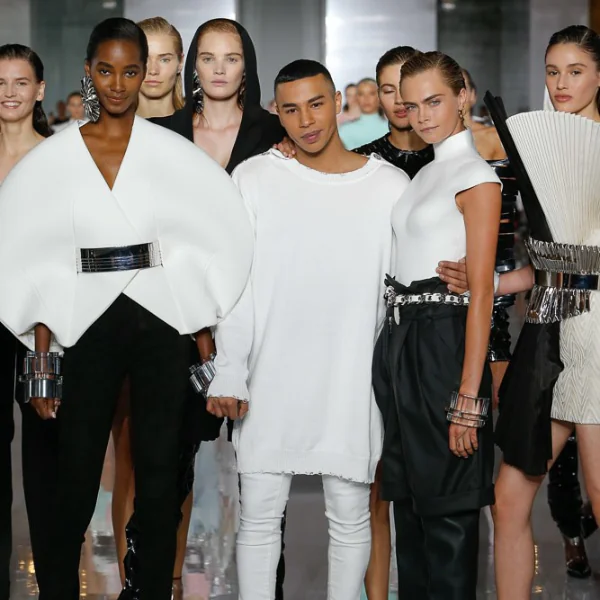 BALMAIN 跟風改 logo 卻遭爆抄襲？創意總監「這個舉動」讓大家都不好再追究下去了 …