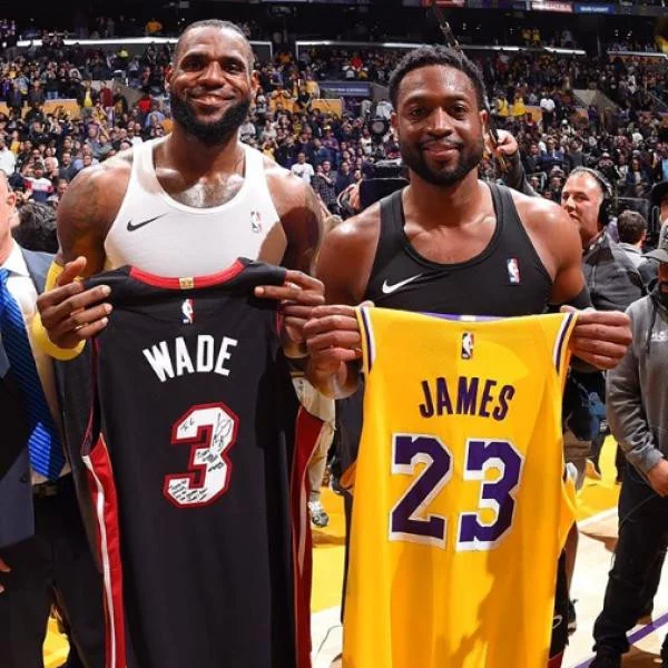最後一場也沒在讓！ Wade 賽後笑談詹皇最終戰「我要他不要投進罰球讓我贏 但他完全無視我！」