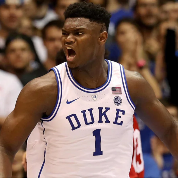 「詹皇 2.0」Zion Williamson「血腥釘板火鍋」嚇傻全場觀眾　帶領杜克大勝對手 51 分