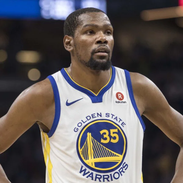 火力全開！NBA 球星 KD 正面回應酸民：「我就是要在勇士打球，我籃球又超強，你能奈我何？」
