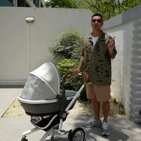 余文樂六叔送給兒子 Cody 的第一個聖誕禮物竟是一座盪鞦韆！網友：請容許我叫你一聲爸！