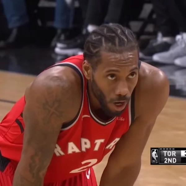 仇恨值滿點！Kawhi Leonard 本季首度回到馬刺主場　站上罰球線遭全場觀眾高喊「你這個叛徒！」