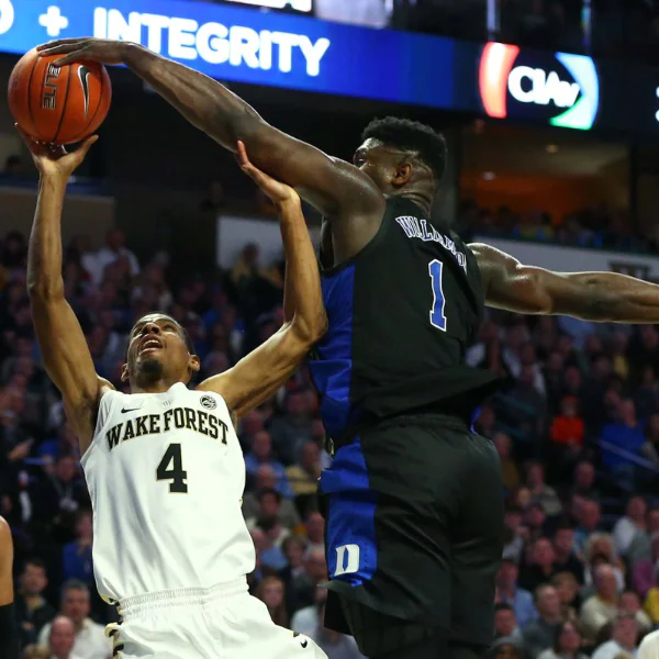 「詹皇 2.0」持續發揮！Zion Williamson 爆砍 30 分 10 籃板 5 助攻 4 抄截　杜克大學隊史第一人！