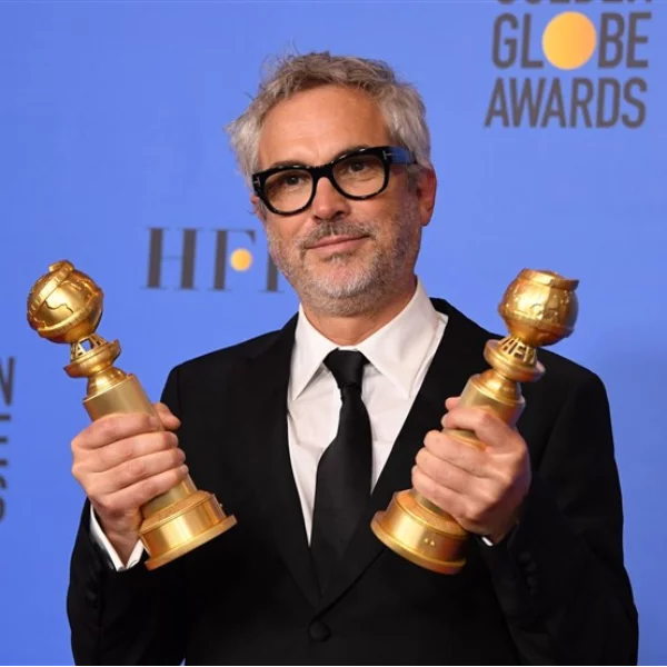 記者質問《羅馬》為何與 Netflix 合作而不上傳統院線？金球獎最佳導演怒氣回應！