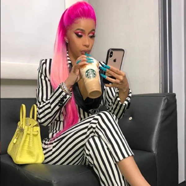 當脫衣舞孃很可恥？Cardi B「別人都想要我說謊，但這份工作真的拯救了我」！