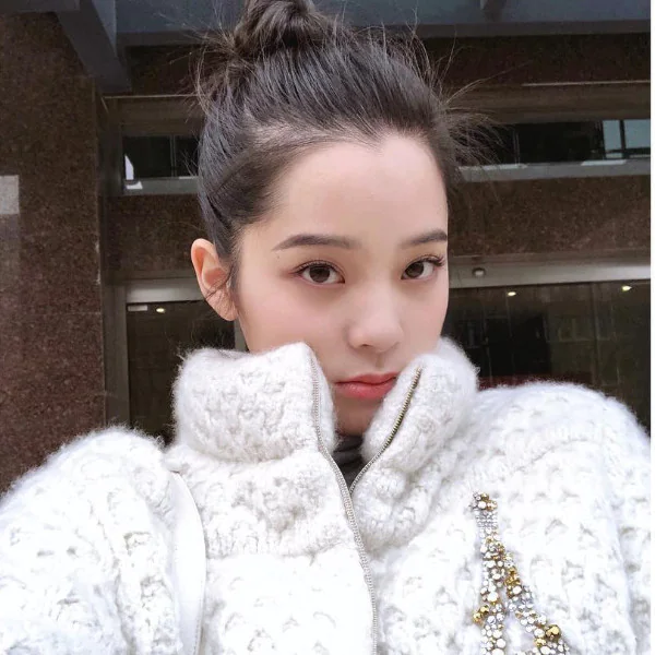 歐陽娜娜的美腿全是修來的！？歐陽娜娜化身部落客公開 8 個常用「修圖  App」！短腿人還不快下載？