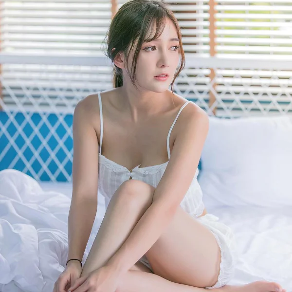 【野生抓正妹❤】神級泰國混血正妹來了！IG 滿滿比基尼讓粉絲受不了　網友：被電暈了！